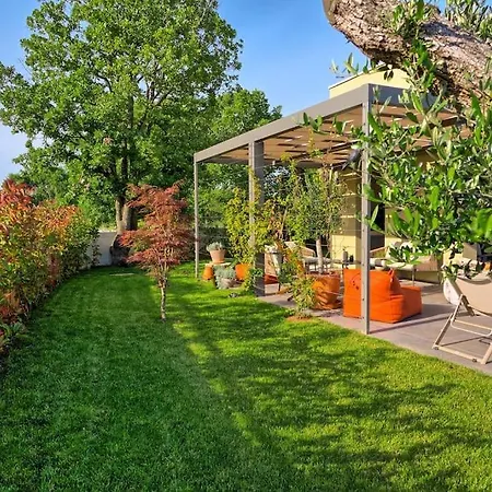 Villa Nature's Retreat Bella Nicole Bale