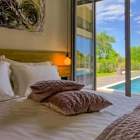 Villa Nature's Retreat Bella Nicole *